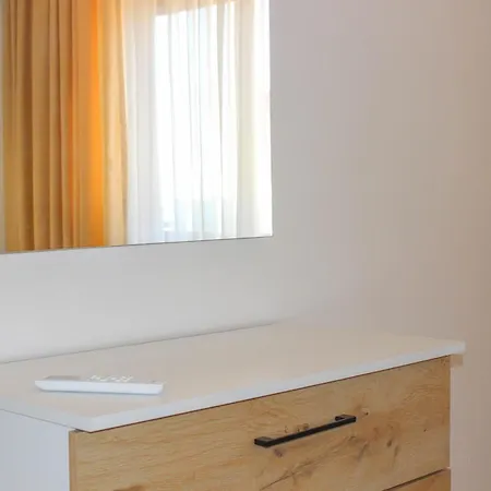Pamje E Pafund Appartamento Durrës